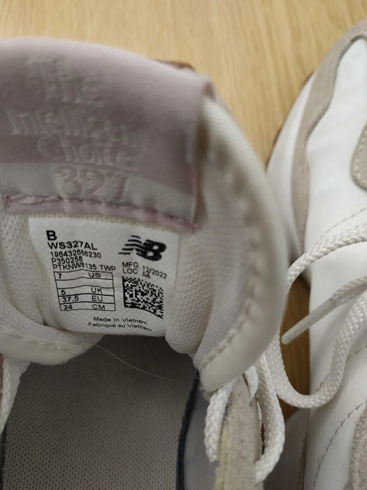Кроссовки женские New balance 327 Оригинал размер 37,5
