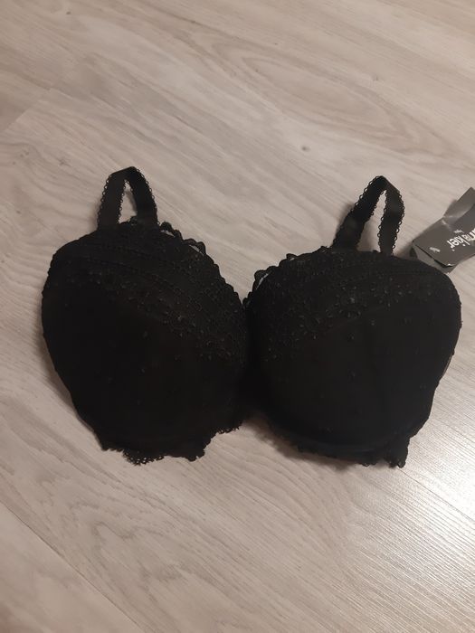 Nowy czarny biustonosz 70G Dama Kier dobra jakość