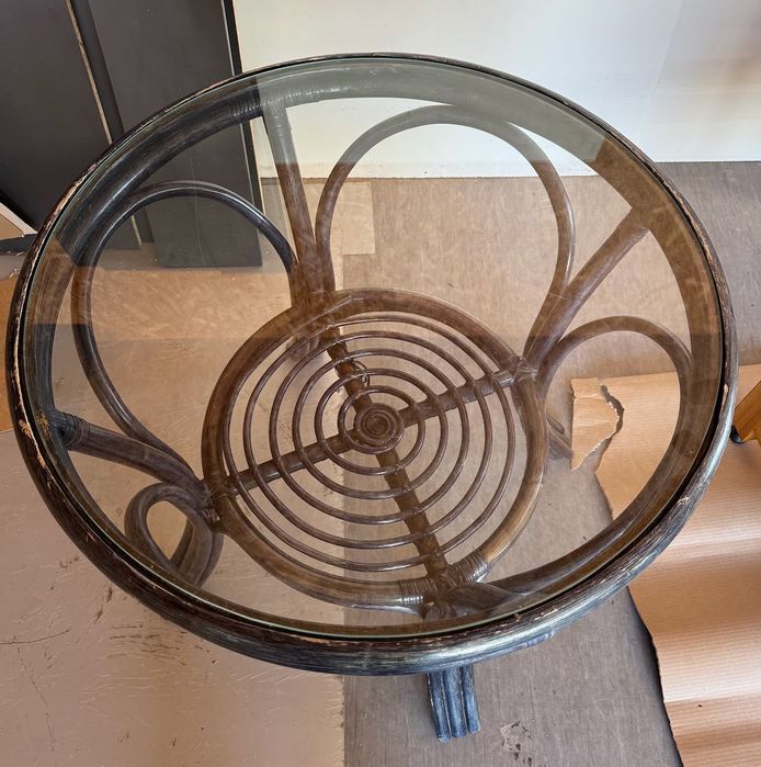 Stolik ze szklanym blatem