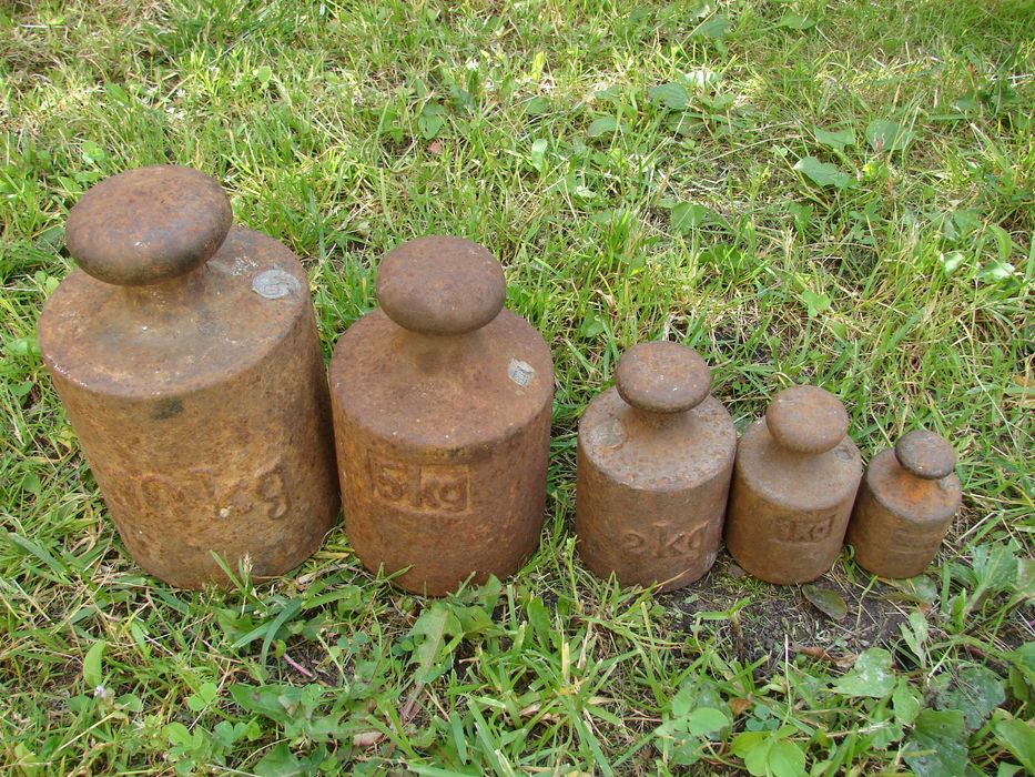 Stary odważnik ciężarek 2kg żeliwny