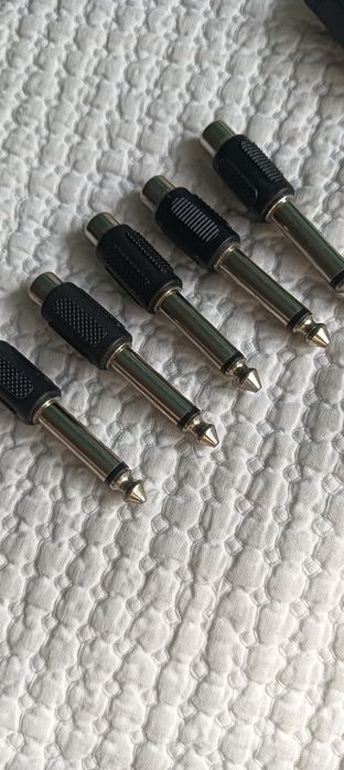 Conjunto de conectores, Entradas e Saídas de Audio