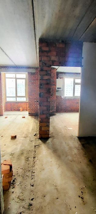 Продаж 3 к квартири в центрі,можливе перепланування у 1+2 кімнатні ква