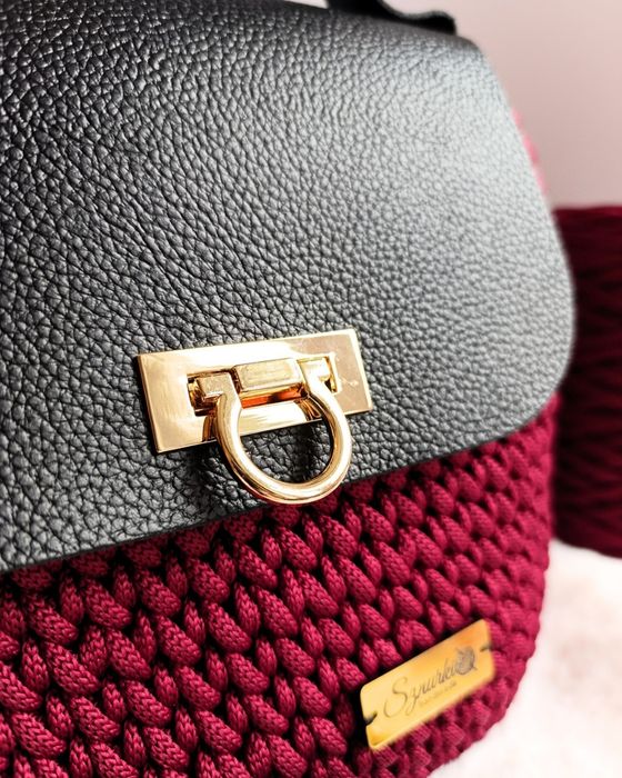 Torebka Kuferek bordo czarny