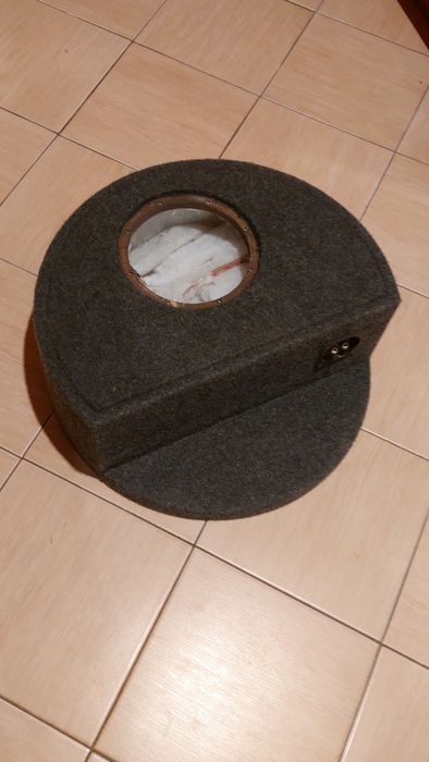 Obudowa subwoofera typu fit-box 8 cali