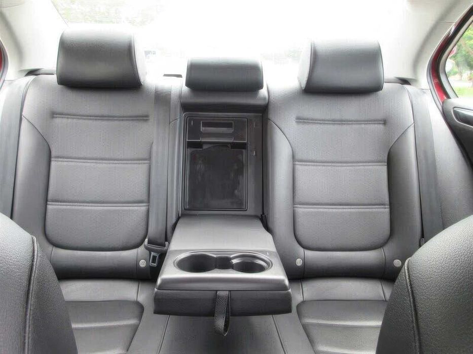 Volkswagen Jetta      2017