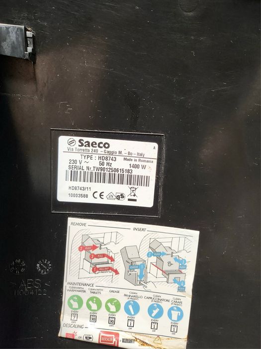 Автоматична еспресо- кавоварка Philips Saeco Xsmall HD8743/11 Італія