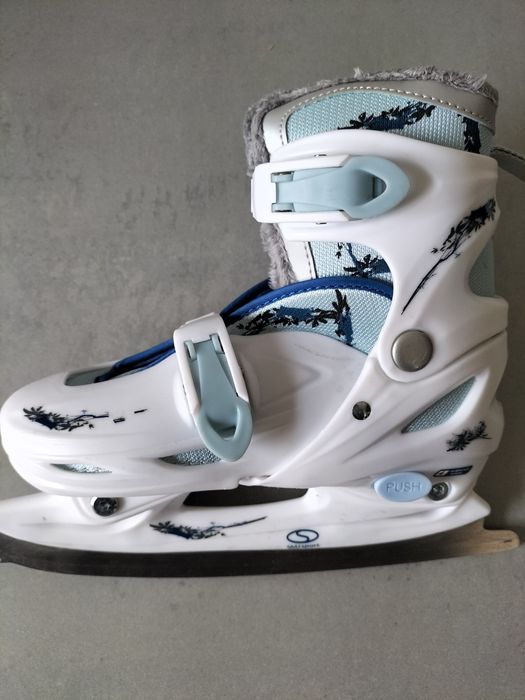 Łyżwy regulowane: 32-35 SMJ Sport