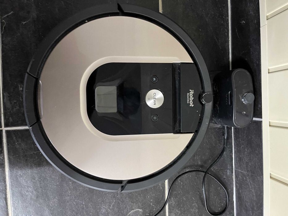 Aspirador Robô iRobot Roomba com Base de Carga (Usado)