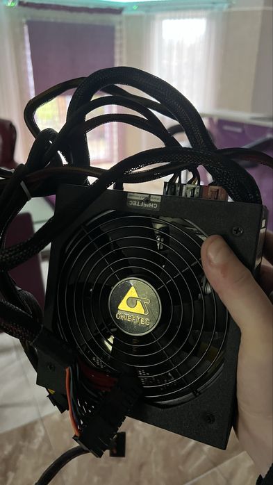 Компютерний ігровиц блок живлення 650w chieftec