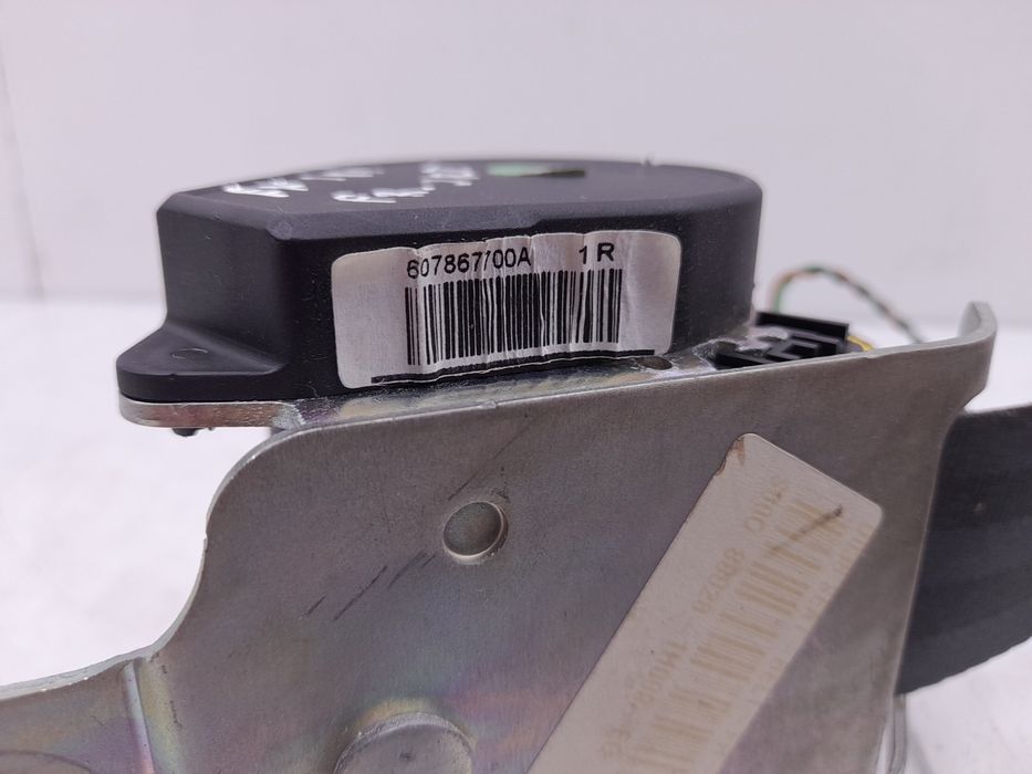 Pré-tensor cinto frente direito KIA Ceed (ED)