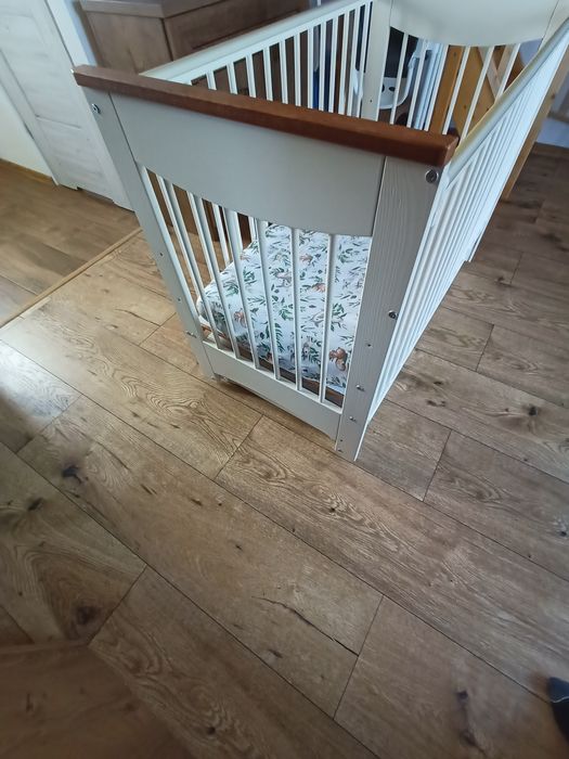 Łóżeczko drewniane