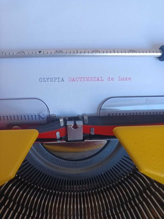 Máquina de escrever Olympia