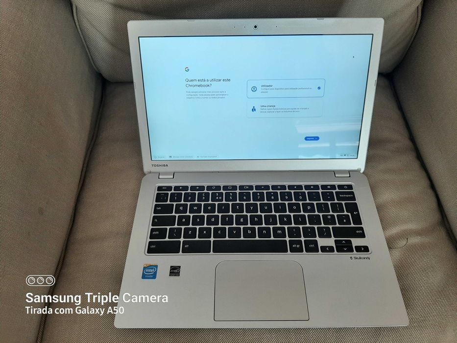 Toshiba Chromebook CB30 B104 with Chrome OS64586031393665121