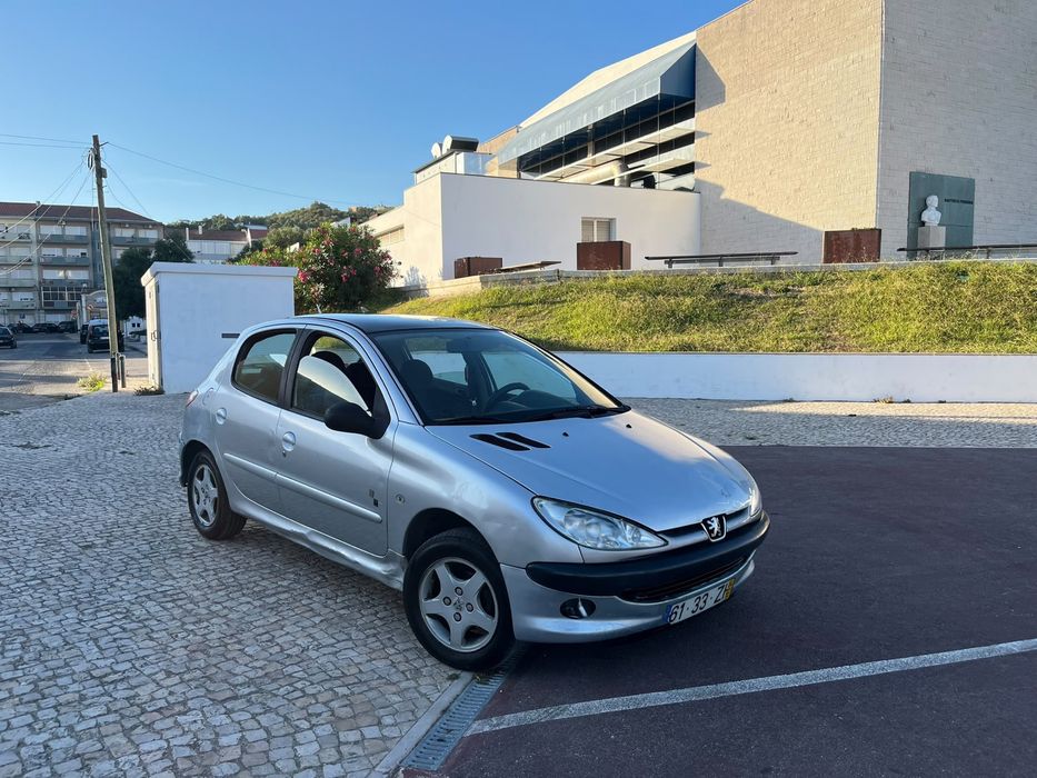 Peugeot 206 1.2 - Ano 2004