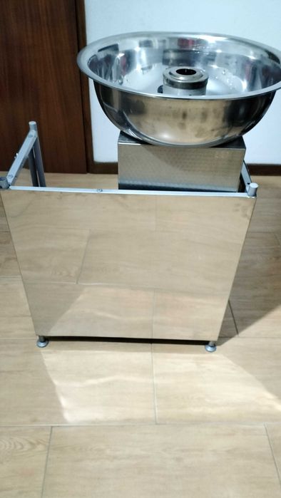 Máquina de Algodão Doce - Profissional