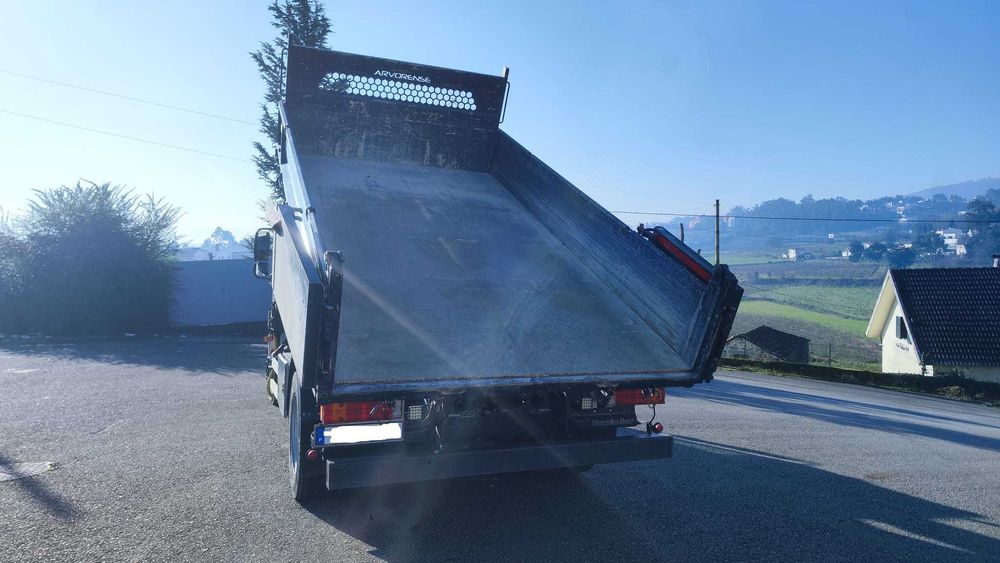 Mercedes Atego 1628 c/ caixa basculante trilateral e grua Hiab 122 E-4