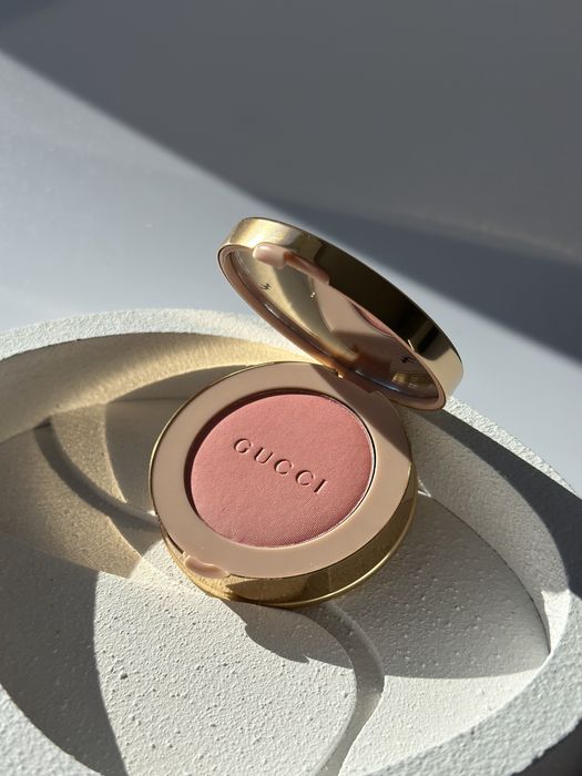 Оригінальні румʼяна Gucci
