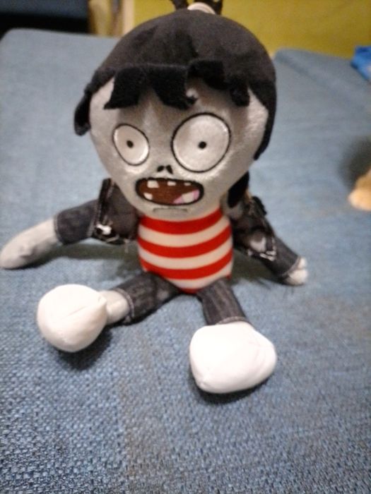 Зомбі м'яка іграшка