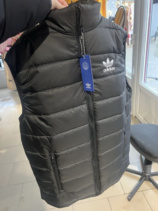 Жилетка безрукавка adidas  S нова