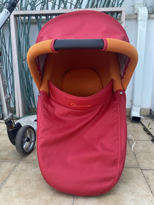 Alcofa Quinny BebeConfort MaxiCosi Carrinho BebeConfort com ovo