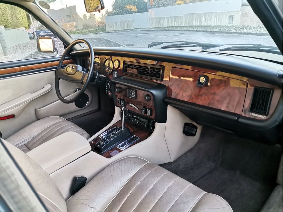 Jaguar xj12 SOVEREIGN