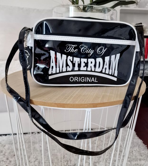 Torba na ramię lakierowana"Robin Ruth".