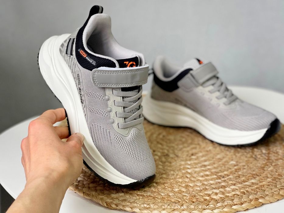 Кросівки 33 34,35,36,37