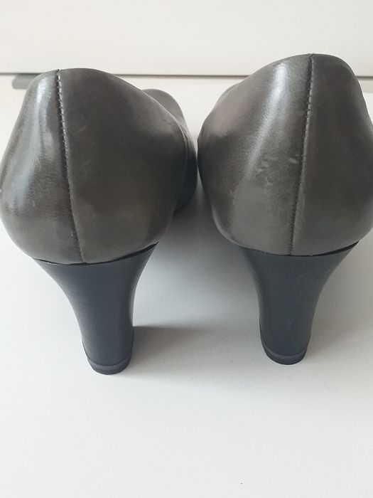 Buty 38 czółenka na obcasie khaki