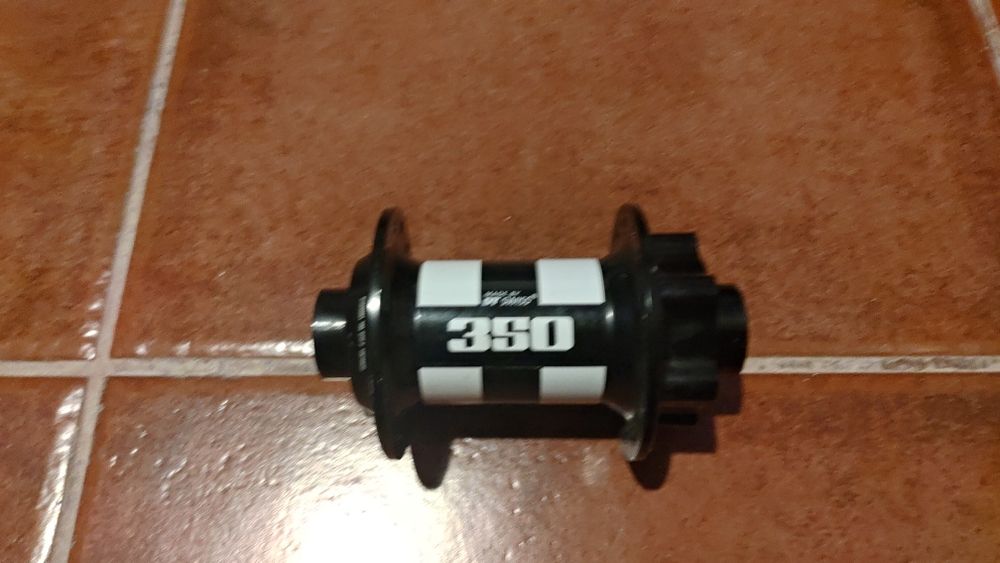 DT Swiss 350 Boost Hub, 20 mm Axle, 28 Spokes. New!64284220265729120