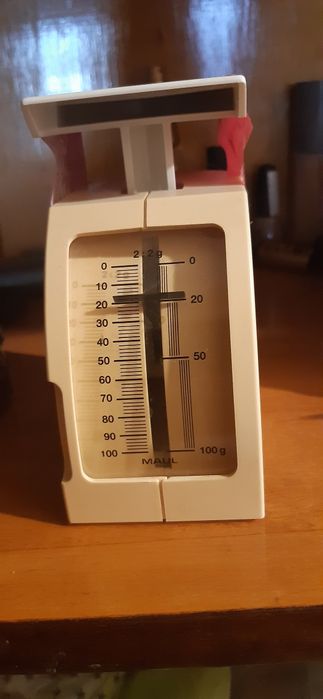 Ваги, що зважують в граммах