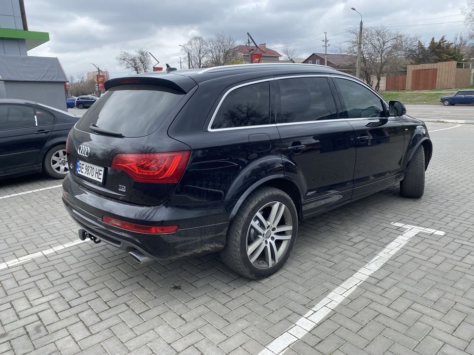 Ауді Q 7 гарний стан