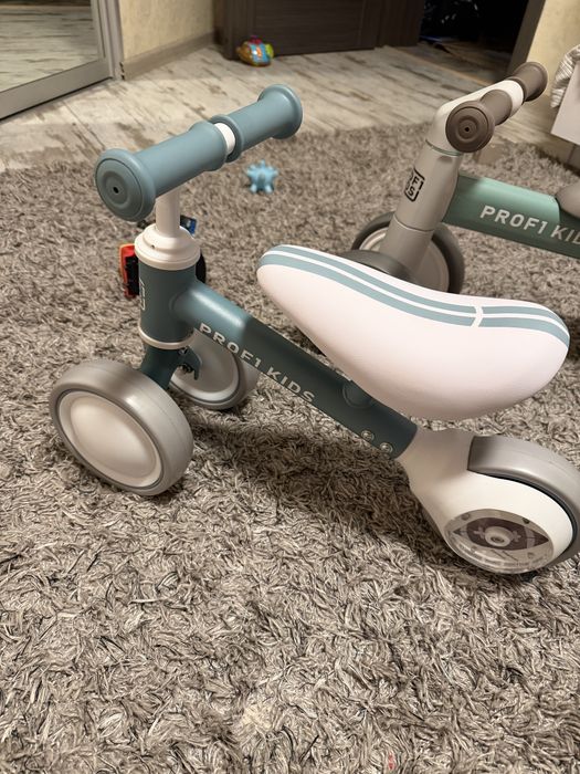 Продам беговел новый