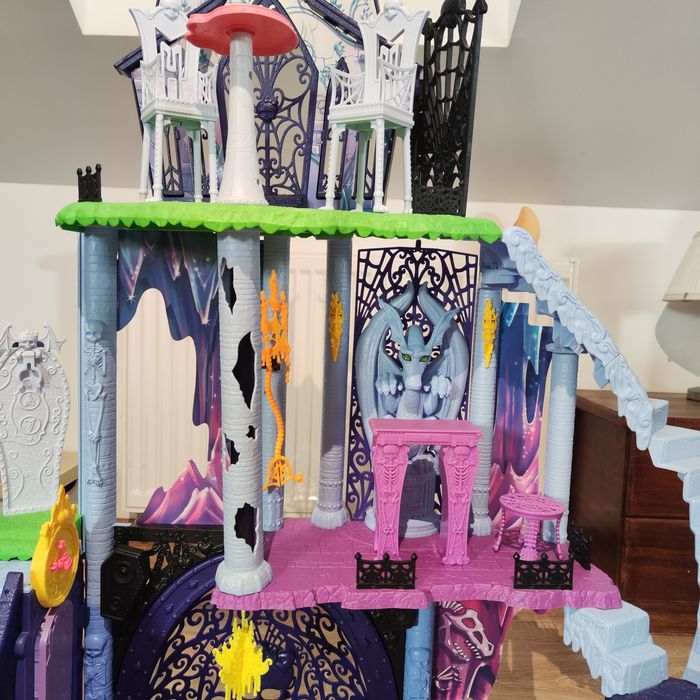 Zamek Monster high
400
 zł
