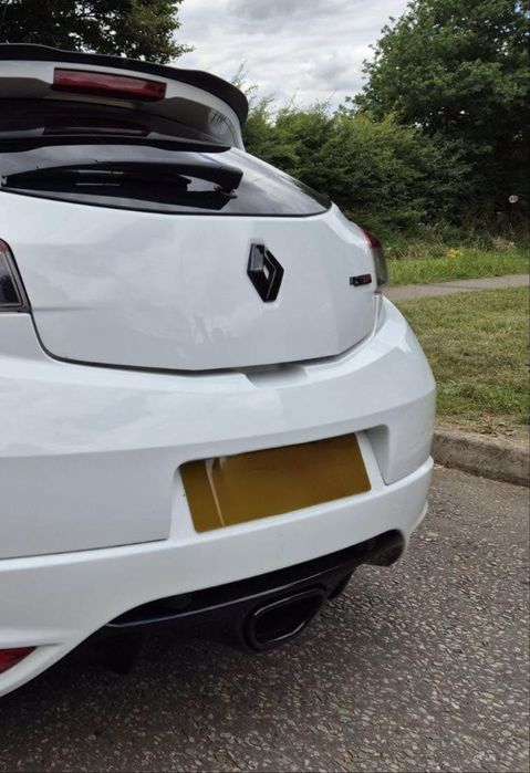 Difusor megane rs preto brilhante