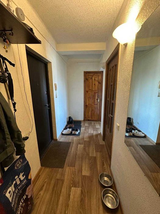 Продам трикімнатну квартиру в жилому стані (чешка), метро Нивки 5-7 хвилин, ДЕРЖПРОГРАМИ