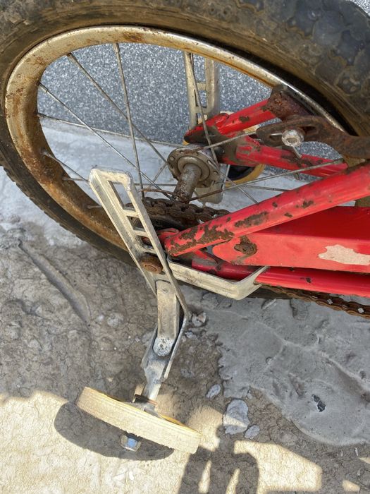 Детский велосипед четырехколесный велик красный