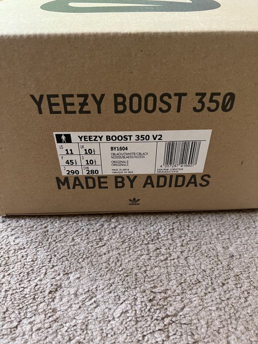 Yeezy 350 oreo 45 1/3 DS