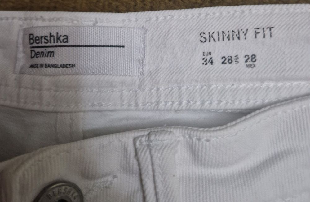 Calções brancos Bershka Denim