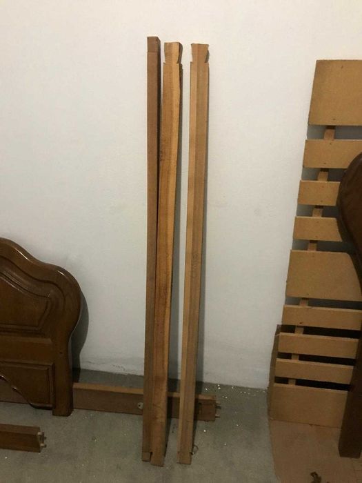 Cama + Estrado em Carvalho