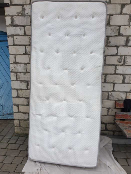 Продам матрац 200×90