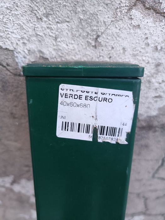 Buchas para postes para vedação metálica + 12 braçadeiras (Novo)