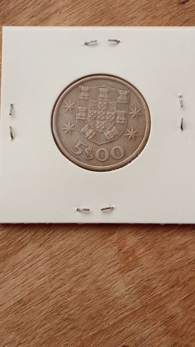 Moeda de 5 escudos de 1976
