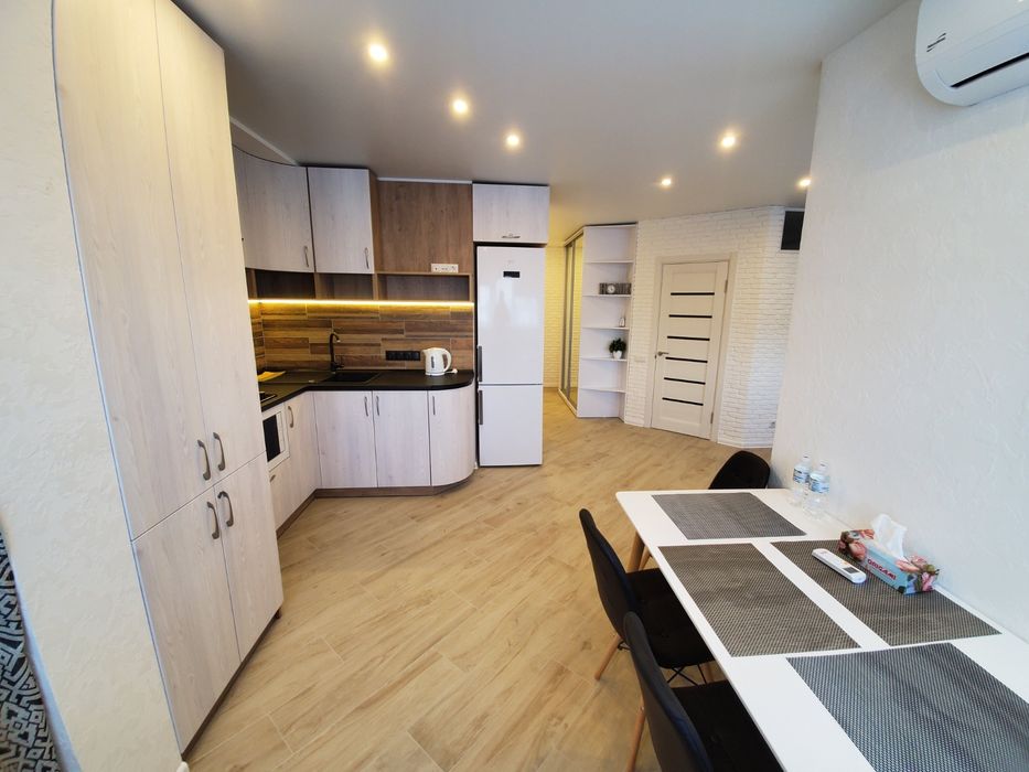 Квартира подобово (посуточно) Sleep & Flight