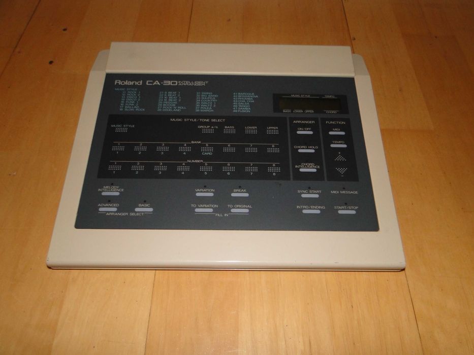 Zawodowy Aranżer ROLAND CA-30 Intelligent Arranger.Ideał.Okazja
