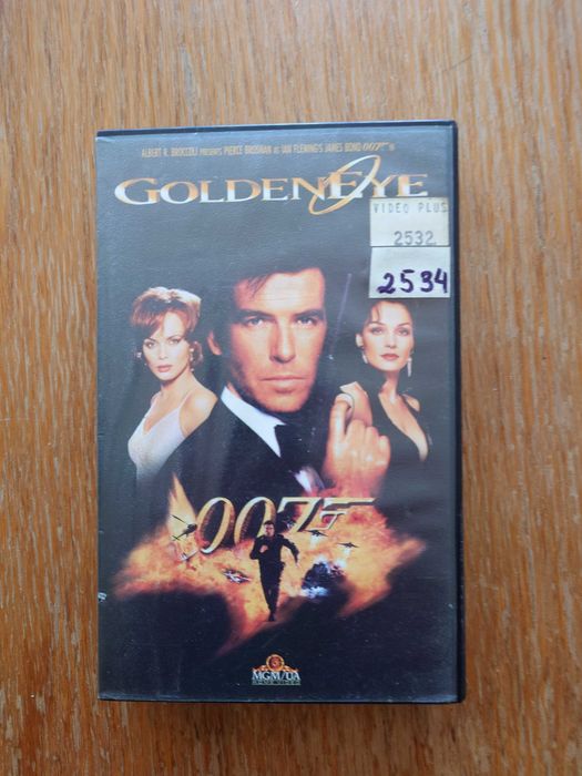 GoldenEye 007 kaseta VHS