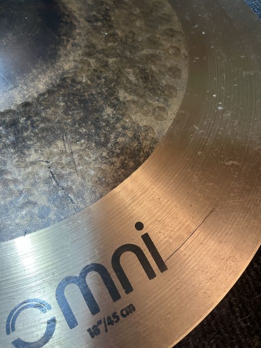 Prato Sabian Omni AAX 18” - RACHADO