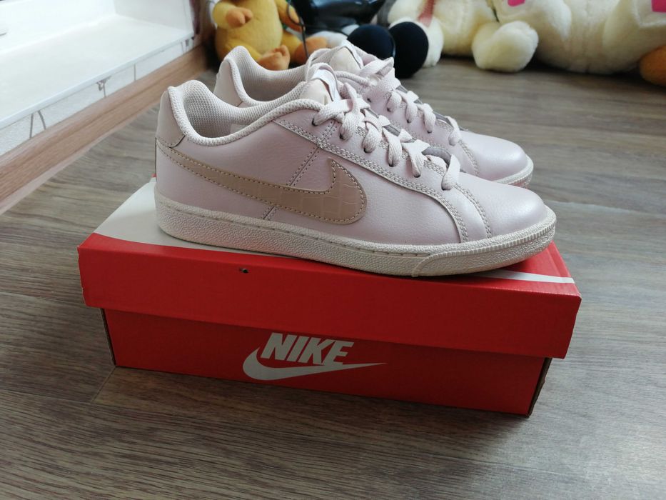Продам Красовки Nike Женские Отличное состояние
