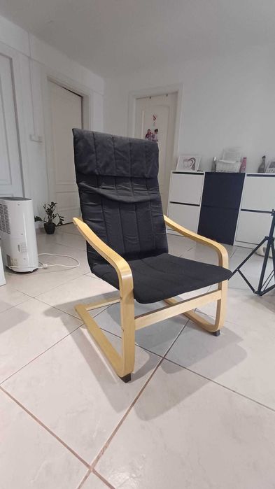 Cadeirão Preto IKEA