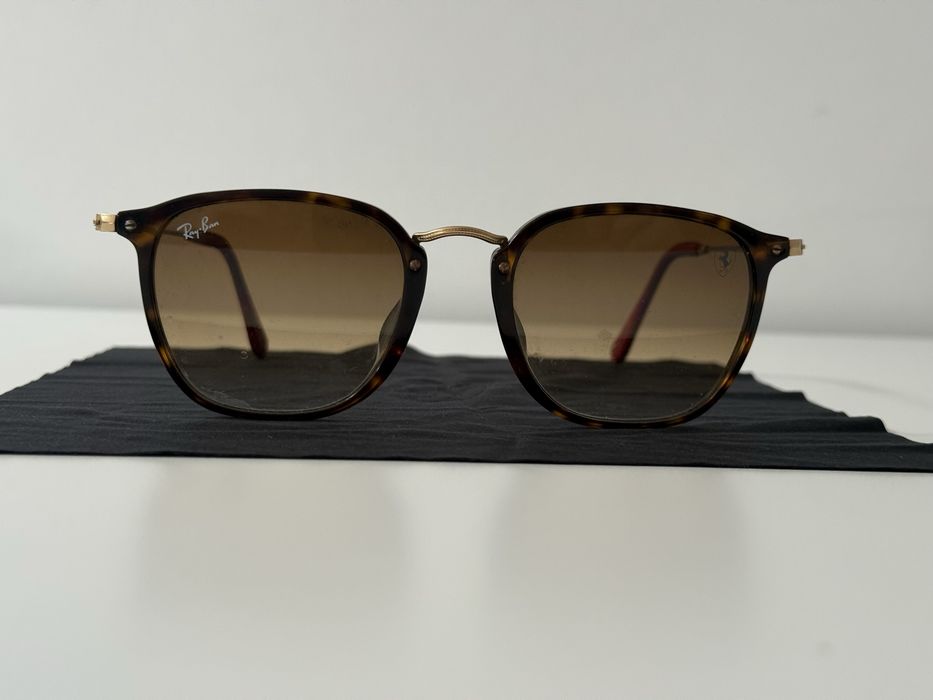 Óculos Ray.Ban com colaboração da Ferrari