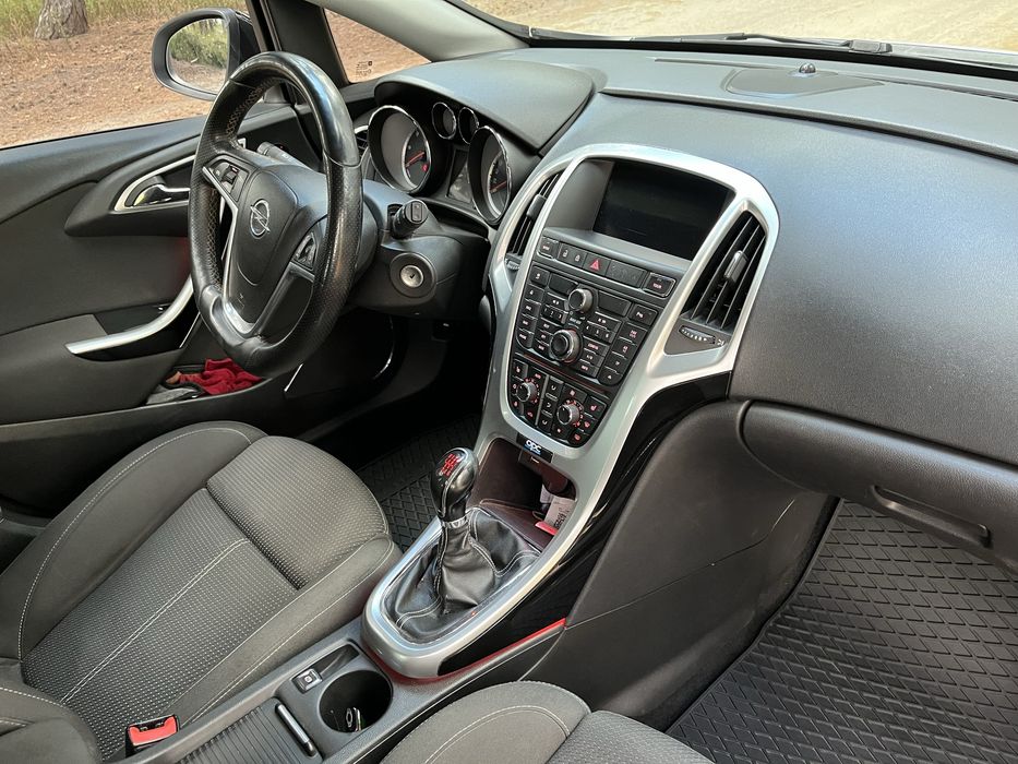 Opel astra j 2011
